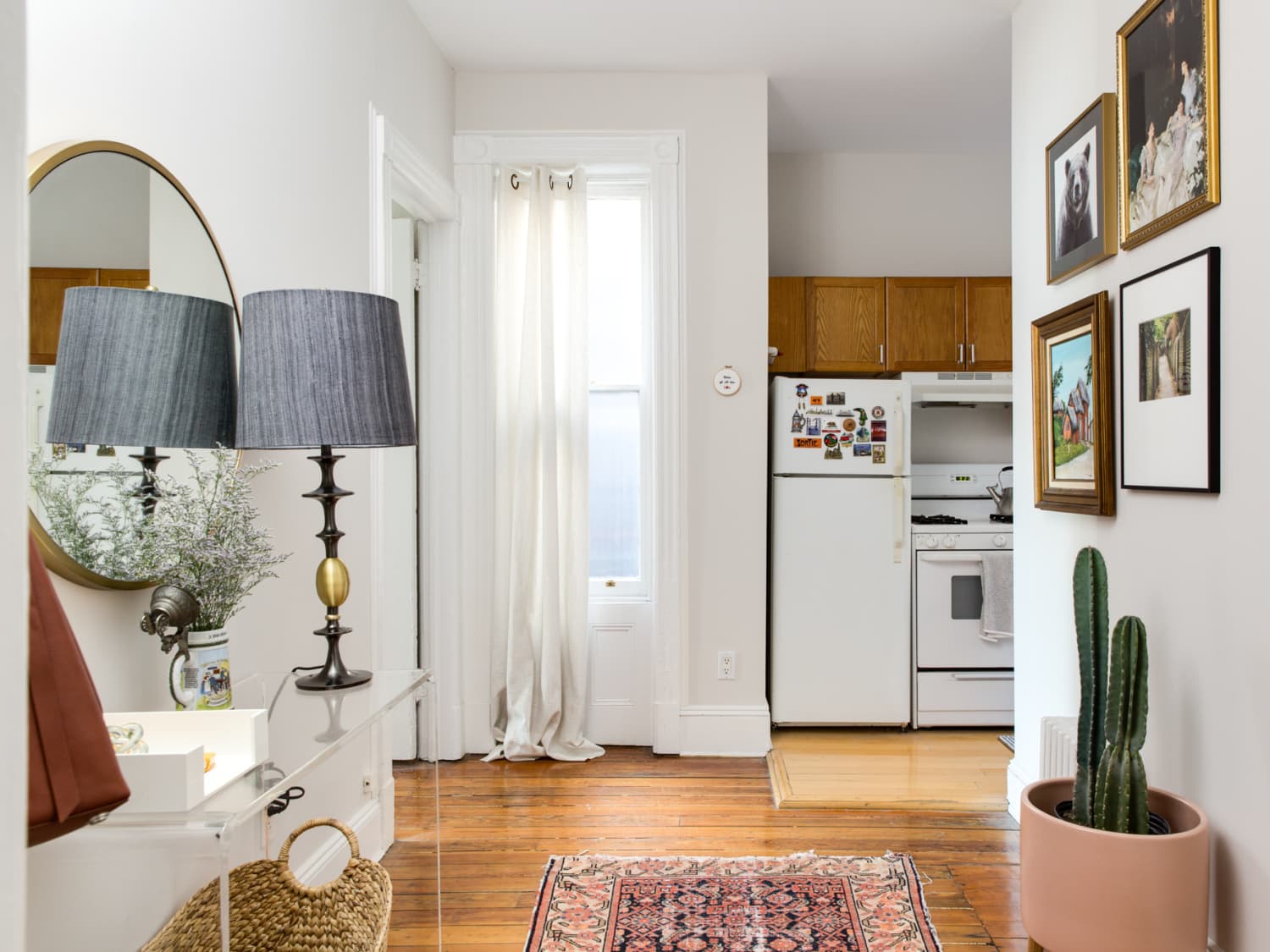 6 Versatile Acrylic Desks Using Small Console Tables Apartment